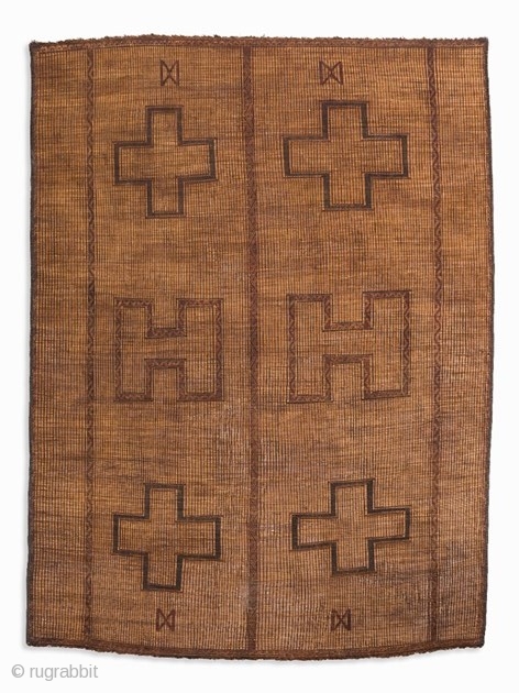 30 | Traditional Tuareg Carpet, Northwest Africa, 1st H. 20th C.

    
Handwoven dwarf palm fibers and leather strips
Mauritania/Morocco, 1st half 20. C.
Tuareg nomads, Sahara
Rectangular mat with geometrical decoration
Dimensions: circa  ...