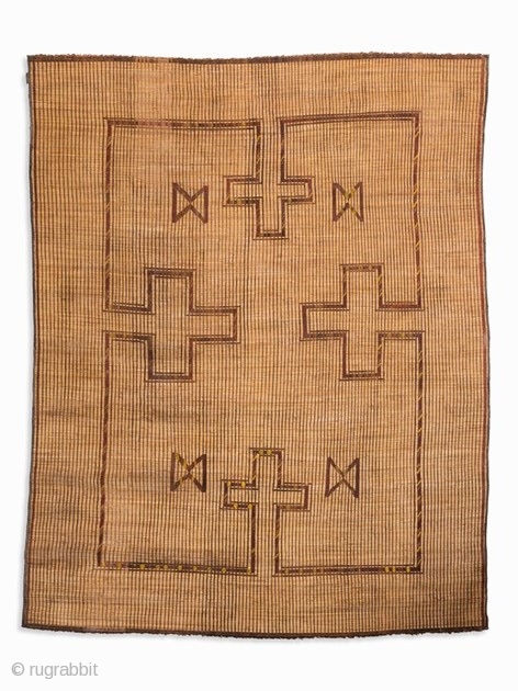 31 | A Tuareg Carpet, Geometrical Décor, NW Africa, 1st H. 20th C.

    
Handwoven dwarf palm fibers and leather strips; partly dyed
Mauritania/Morocco, 1st half 20th c.
Tuareg nomads, Sahara
Rectangular mat  ...