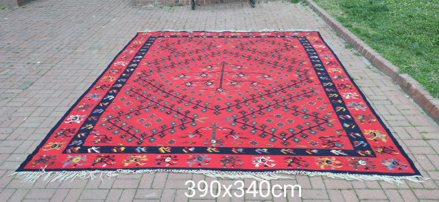 Şarköy kilim Rug 19th Century
Size:390x340Cm
İt is very good condition,hidden at. The chest                     