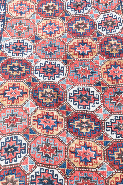 Large Kazak Moghan rug ? 
Two different border and humans are represented , colors are very warm an fresh . 
Size : 275/170 cm 

If you need information : voyageethnique@gmail.com   