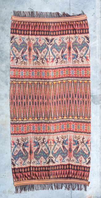  Sumba Ikat with natural dyes 
Size : 260/120 cm                       