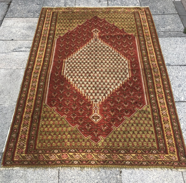 Antique Persian Senneh Kilim 
Size 129x191 cm                          