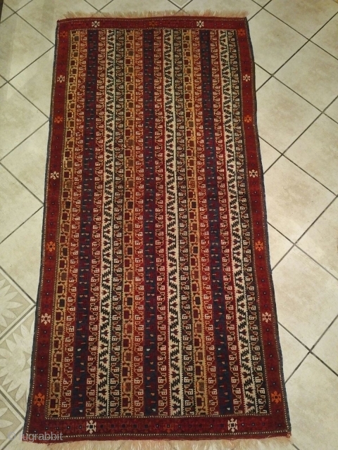 Antique carpet (anatolia/turkish) // Region: West-Anatolia, Soma-Bergama Şal// Yarn : Wool // Year : Early 20th Century // Size : 200 cm x 100 // In good condition // Message me for  ...