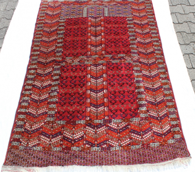 Tekke Engsi Turkmenia First half of the 20th century 
very good condition Size: 200x130cm                   