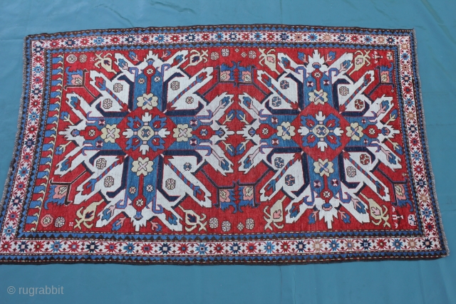 Tschelabert-Karabagh 19th century
good conddition
Size: 220x139cm                            