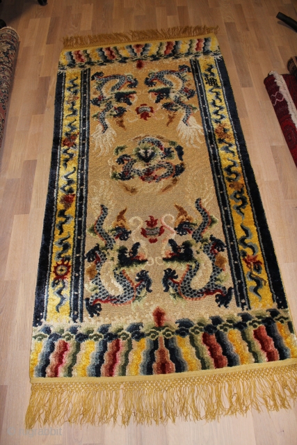 Silk Dragon carpet, Western China Very good condition
Size: 182x94cm                        