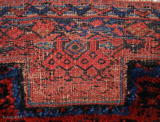 bakhtiari khordjin, with two birds. wool on wool, beautiful deep natural colours, full pile, traces of use at the left and right (picture 3), clean. 
a nice and rare tribal piece.   ...