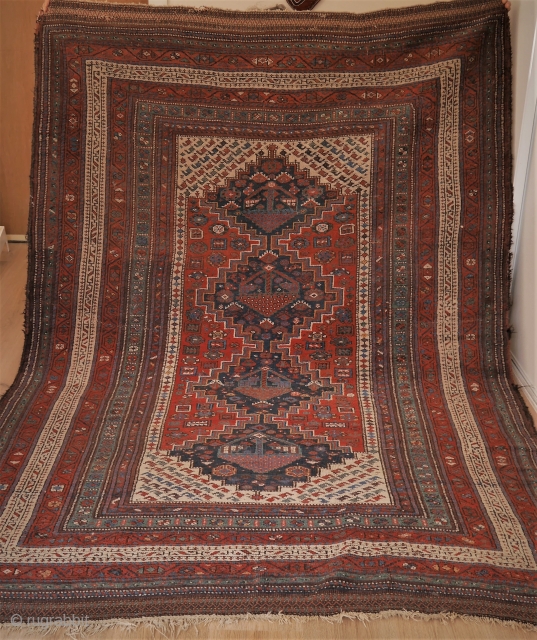 excellent Luri Kurdish rug in mint condition, natural colours, no wear or restaurations or damage. Brocaded kilim ends intact. 1.64 x 2.34 cm. 
(in case of no reaction please use contactform on  ...