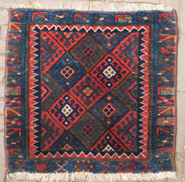 SALE! Jaf kurd bagface with unusual border with arrows, wonderful condition and colours. Soft orange, 58 x 54 cm.              