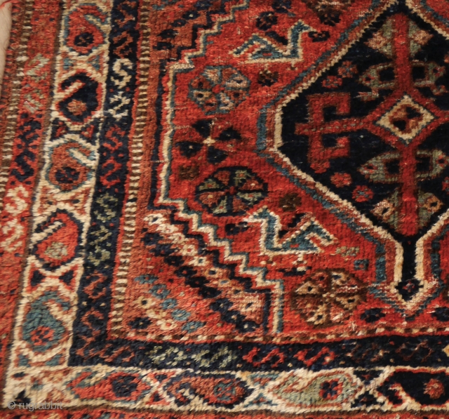 Qasqai rug with very beautiful natural sparkling colours, green and turquose (a tip faded orange might be aniline). Made of wonderful soft and shiny wool. condition is alright, some traces of use,  ...
