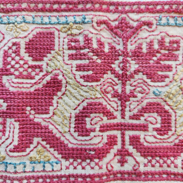 18th century Ionian Greek island embroidery, section of a cuff with an Italianate oak leaf and acorn meander.
Probably Ionian Islands, Corfu? or Lefkada? SE Adriatic        