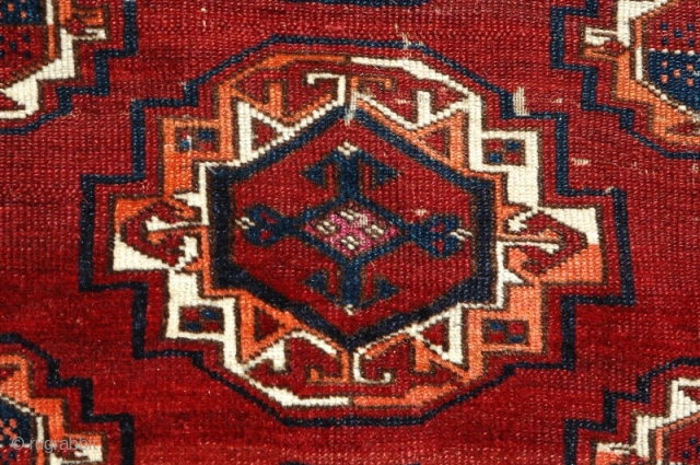 Saryk Main Carpet, old drawing with iconic border, hints of silk                      