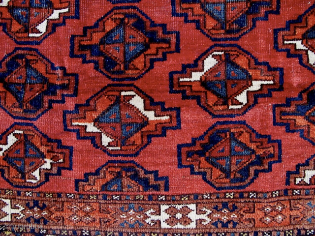 Ersari Turkmen chuval face with staggered rows of chuval guls, no secondary guls. Late 19th c. Generous size--35" x 58" (98cm x 147cm). Good condition. Rich stable vegetal dyes. Good pile all  ...