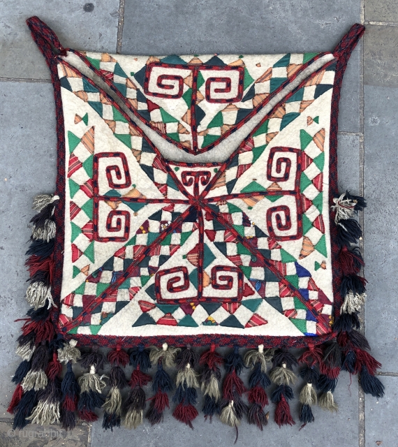 19th century antique Turkmen felt Bokcha bag Yomut tribes. Excellent colours and design. Perfect Condition. The size is 60cm by 56cm (tassels are 6-8cm). Offered reasonable price.      