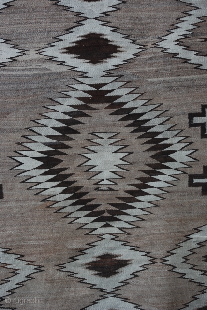 Navajo Rug - excellent condition - circa 1900 - 2.16m x 1.30m (7' 1" x 4' 3")                