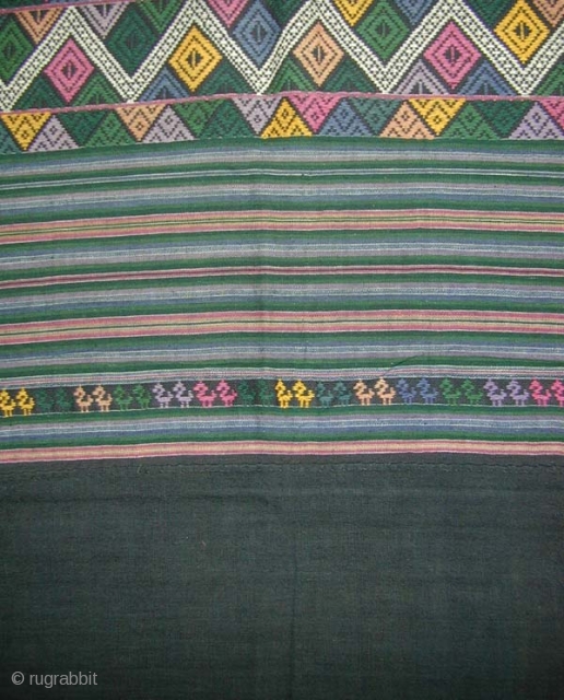 Woman's Tubular Skirt. Tai Lue people, Laos. Supplementary weft weaving/hand-spun cotton. Very good condition. First half 20th C. 84x48 cms.             