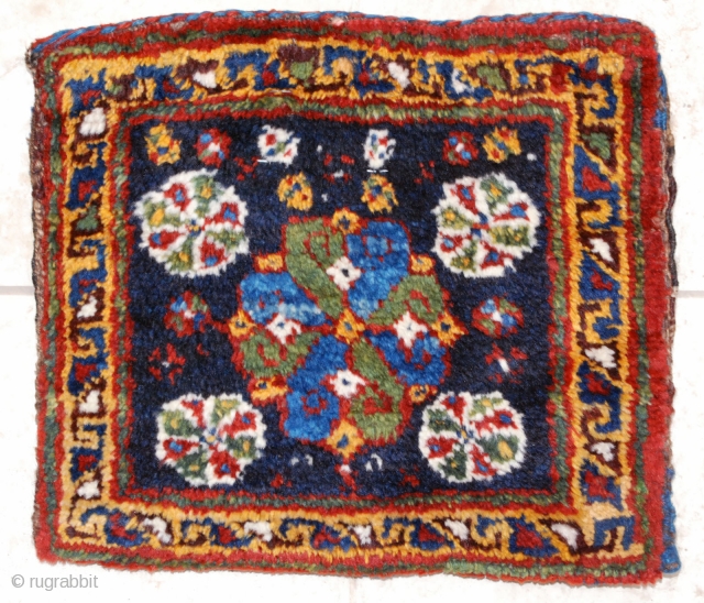 South Persian small bag piled front and back, 31 x 27 cm (1'x11"). Excellent colors and condition.                