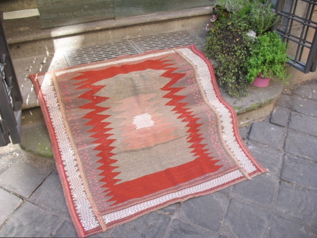 ANTIQUE BAKHTIARI FLATWEAVE RU KORSI - CM 118X127/FT 3.8X4.1- PROBABLY 1ST QUARTER 20TH CENTURY - IT'S A REAL OPTICAL ART PAINTING! - IN VERY GOOD CONDITION - I HAVE ABOUT TWENTY MORE  ...