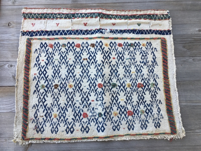 Qashqai khorjin bag face. Cm 38x44. Late 19th/early 20th c. Sweet, natural dyed, inexpensive. Buy it with the Anatolian heybe bridge.            