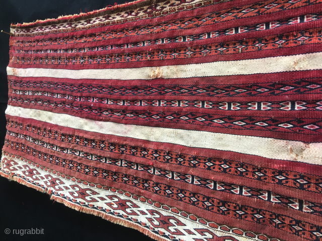 
Tekke Ak torba. Cm 34x87. Antique, datable 1880, great cochineal, cotton, fine, precise drawing, beautiful. Condition issues apply as per photo. 
Email carlokocman@gmail.com          