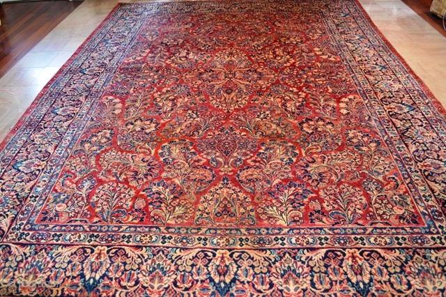 Persian Sarouk Circa 1920 painted in good condition full pile, All ready washed 
Size is 9 x 11.9 (275cm X 362cm)            