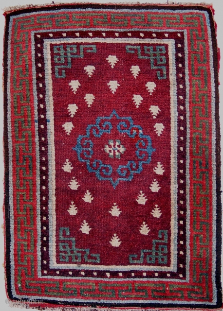 Small Tibetan rug 80 x 55 cm. Beautiful natural dyes, great blue and purple. Thick Tibetan knots. 
Excellent condition              