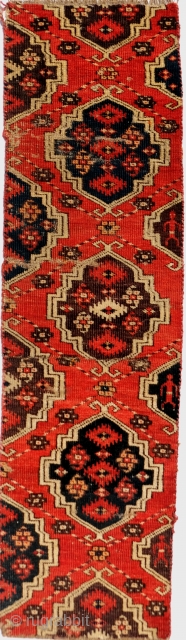 Turkmen Chodor Main Carpet fragment 118 x 32 cm 3 man figures on the edge.
igo.licht@gmail.com                  