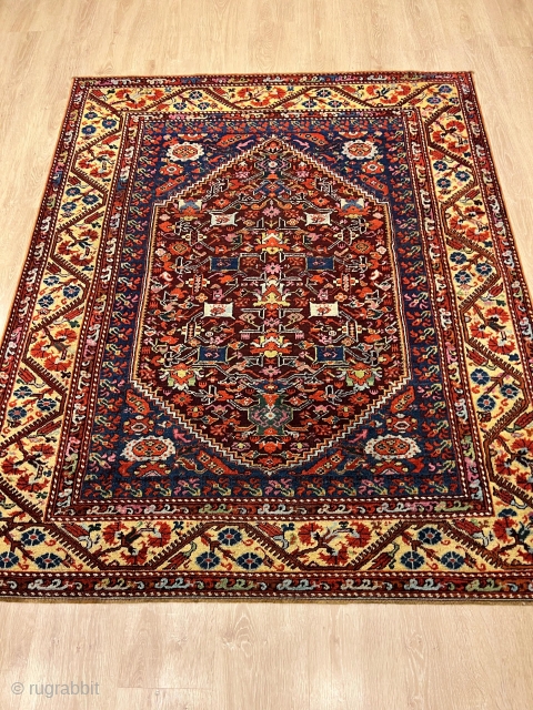 4'9'' x 5'8'' / 145cm x 175cm An antique Kula rug woven in early 1900s, from western Turkey.


https://www.instagram.com/carpetusrugs/               