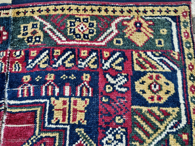 Antique Manastır rug.
It is actually woven in two pieces.
Size:120x180 cm                       