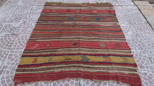 Central Anatolian Tribal Kilim
178*140 cm                            