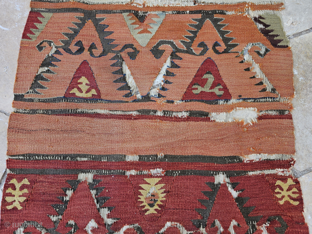 Central Anatolian Konya Kilim 
 Anatolian Goddess
Size:235x77 cm
Email:salaberina@gmail.com                         