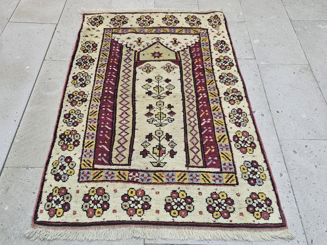 Antique Manastır Rug
Size:145*98 cm
salaberina@gmail.com                             