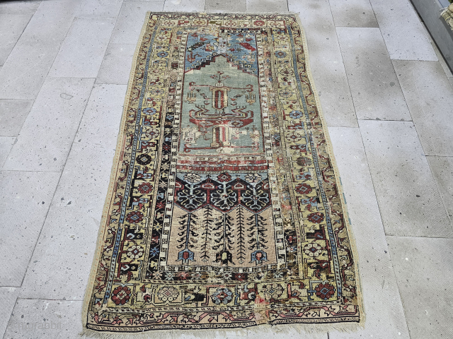 Early 1800s Anatolian Konya Ladik Prayer Rug
Size:202x113 cm(3'9x6'9) ft
Contact from e-mail
salaberina@gmail.com
                      