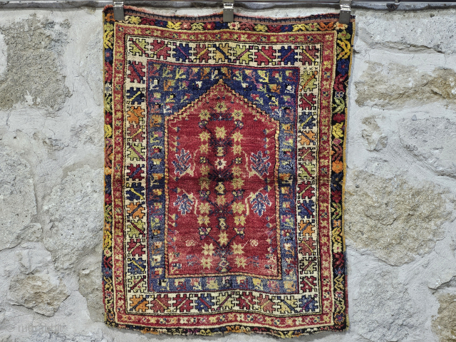 ANTİQUE ANATOLİAN AVUNYA PRAYER RUG
SİZE:80X104 CM
salaberina@gmail.com                           