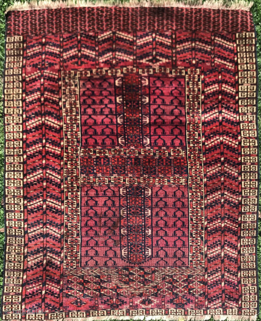 Antique Tekke Engsi rug, 140x114cm, saturated colours, silky, shiny wool.
Gently washed.                      