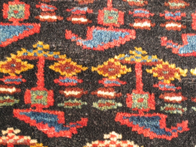 Honest Persian tribal rug,98-201 cm,late 19th- 1900,sparkly abrashed organic dyes , full pile ,ready to find a NEW floor-home. The piece is way better in the flesh than in the pics.
  