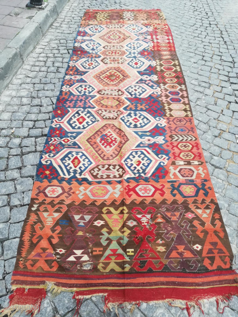 AKSARAY enıkli KILIM  405 X 122 cm 

contact  mustafasimsek30@gmail.com                      