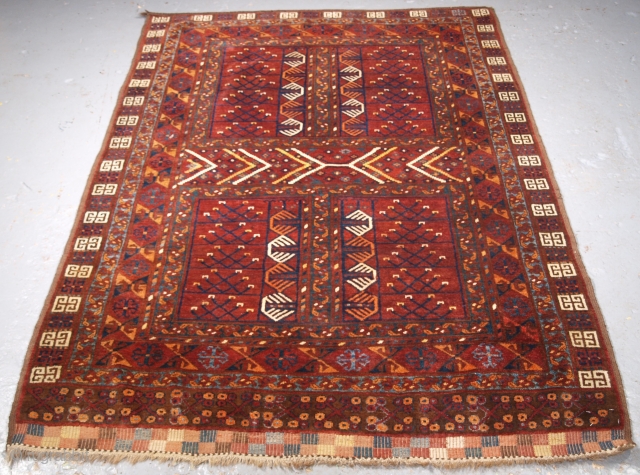 Size: 6ft 3in x 4ft 7in (190 x 139cm). www.knightsantiques.co.uk 

Antique Ersari Turkmen ensi of traditional design with excellent colour and outstanding condition. 

Circa 1890.

Ensi were door hangings used to cover the  ...