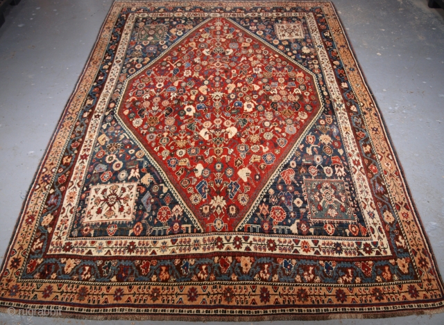 Antique South West Persian Kashkuli Qashqai rug with all over small floral design. click the link www.knightsantiques.co.uk to view more items. 

Circa 1900. Size: 8ft 3in x 5ft 5in (252 x 166cm).

A  ...