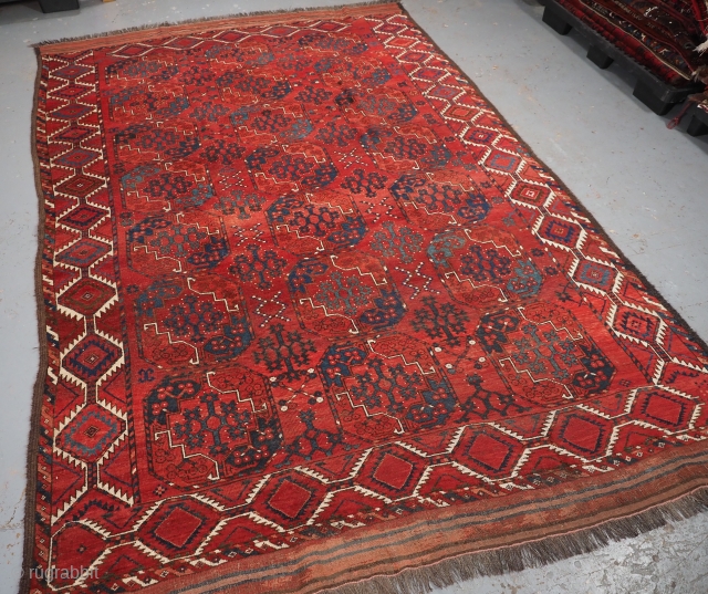 Antique Ersari Turkmen main carpet from Southern Turkmenistan or Northern Afghanistan.
www.knightsantiques.co.uk
Circa 1870.
Size: 10ft 4in x 7ft 3in (315 x 220cm).
This fine carpet has three rows of seven large guls with a linked  ...