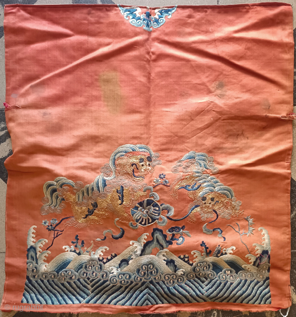 antique silk fragment from the Kingdom of Tibet, first half of XVIII Century.
Size 0.49mt. x 0.52mt.
More info in DM: asolokilim@gmail.com
https://www.instagram.com/asolo_kilim_gallery/             