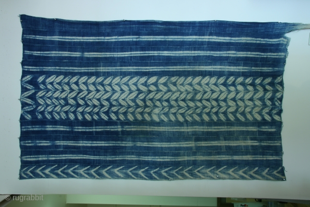 African man's mantle/wrapper, cotton paterned with indigo resist dyeing, approximately 48 x 76 inches, Baule, Ivory Coast, circa 1900. Early Baule textiles are very rare. Two other examples in the Quai Branley  ...