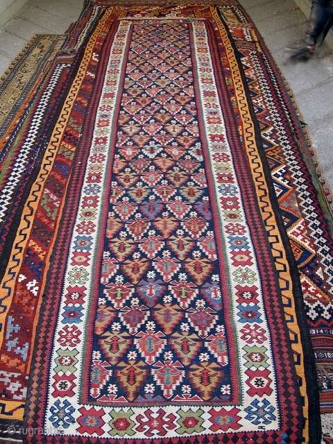 Nice old Azarbayjan kilim

Size:370x108cm 

$1800                            