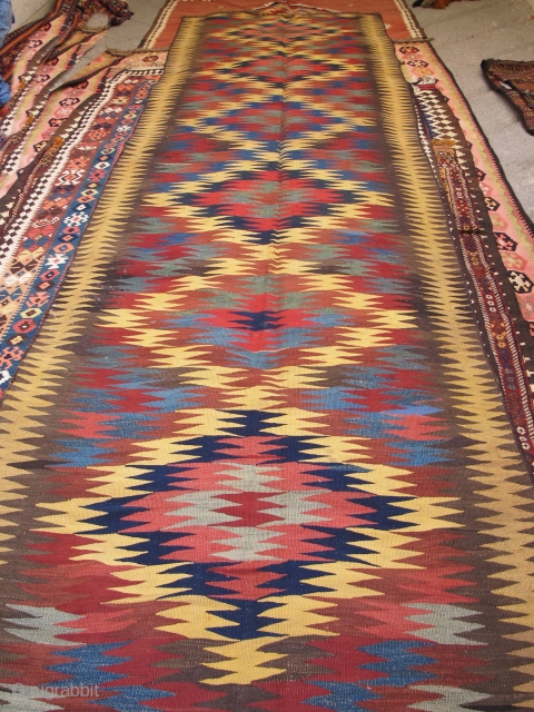 Old Varamin long kilim

Size:443x125

Price:$950                             