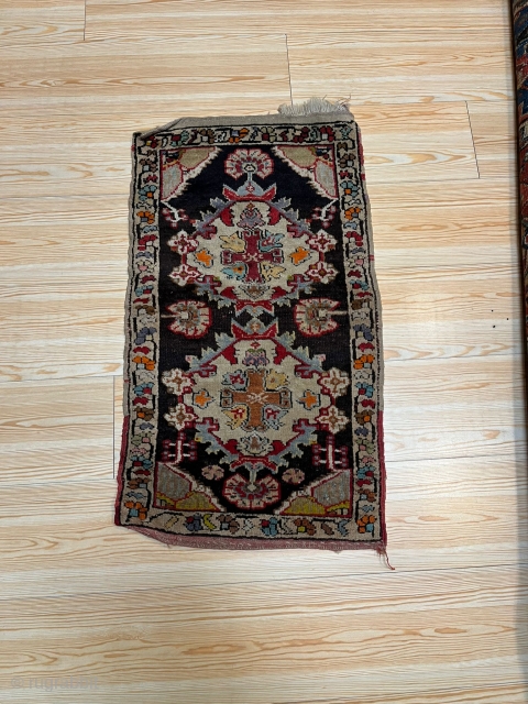 anatolian
siz:87*48
material:wool
age :19th                               