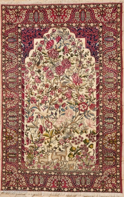 rug no : 39 
size : 205 x 140
type : Antique 1900
origin : Iran 
design : Isphahan Ahmed 
content : Wool on wool 
background colour : Multi border
colour : Ivory 
  