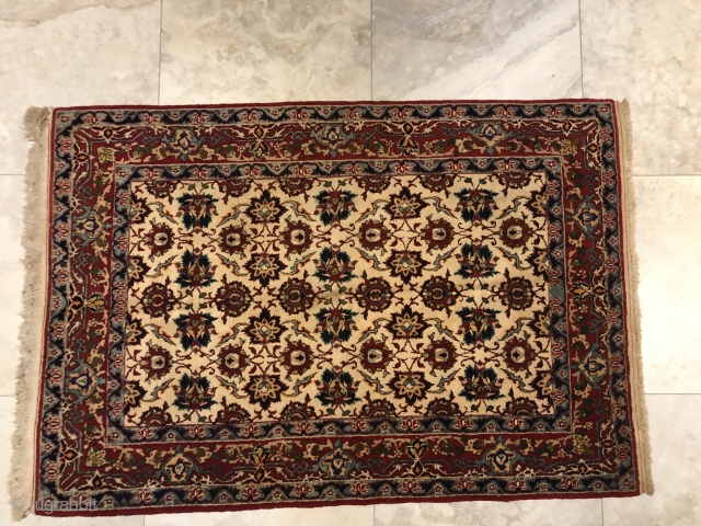 Isfahan fine rug 160x110 cm cleaned and ready to be enjoyed .


available in London                   