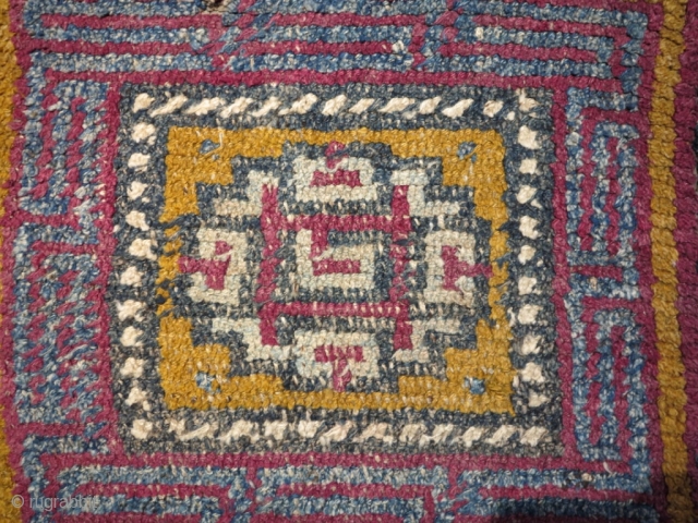 Wangden, Tibet, cm 88x76. 1900.All Wool. as you can see in the pictures. Please don't ask more photos.               