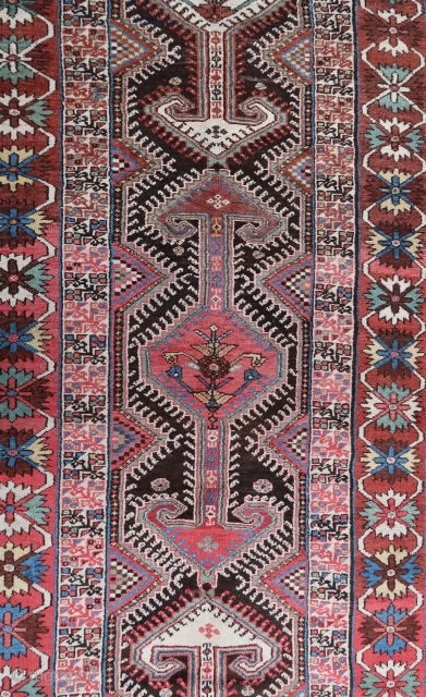 Bachtiar, Bakhtiari, Probably a Saman town rug, Chahar Mahal province ."Anchor Medallion ".
Wool on wool ,dark warps, good overall condition, good colors, high original pile allover. ca; 325 cm x 135 cm  ...