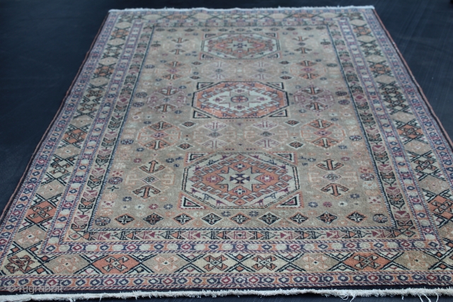 Wonderful Derbent rug . good condition, size 1.70cm x 1.03cm                       